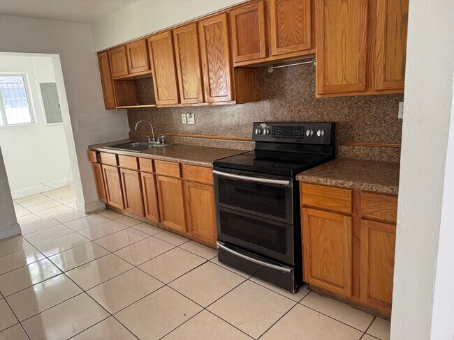 Building Photo - 2910 NW 31st St