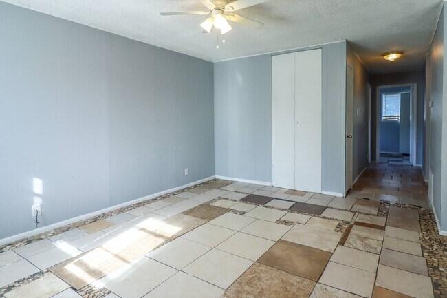 Building Photo - 1309 Greenwood Ave