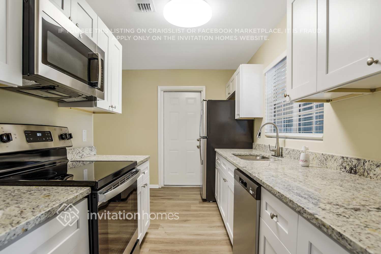 Building Photo - 6202 Balboa Dr