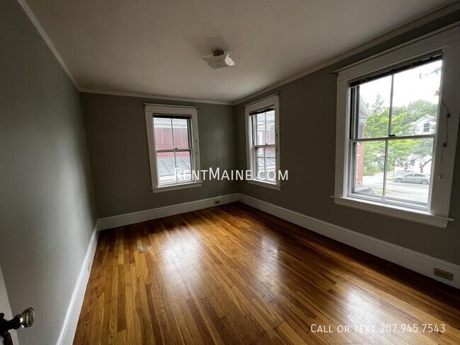 Building Photo - 17 Hudson St