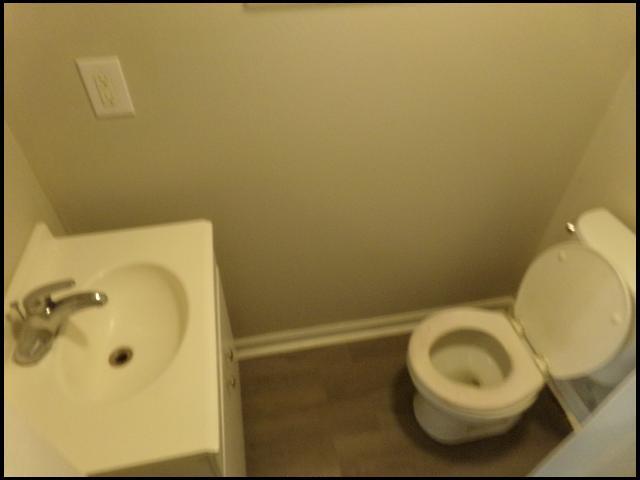 Building Photo - 101 Ellis Dr