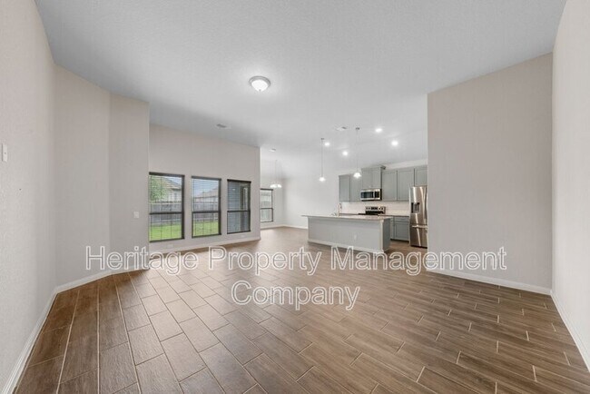 Building Photo - 148 Sambar Main