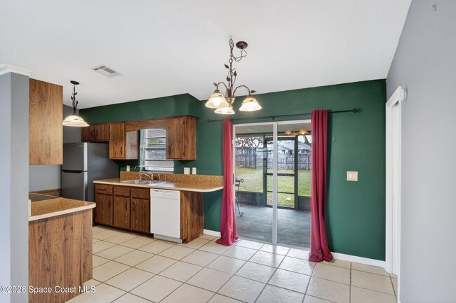 Building Photo - 352 Jacaranda Ave NW