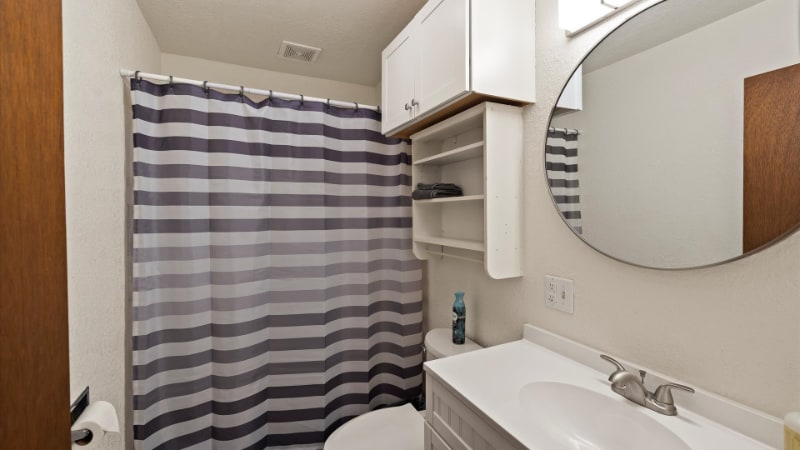 Building Photo - 1022 9th St W