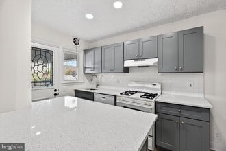 Building Photo - 1870 Yakona Rd