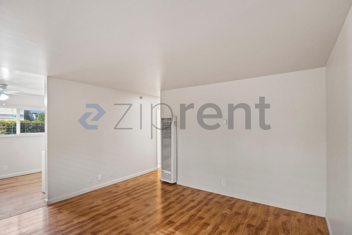 Building Photo - 1371 Vía Dondera