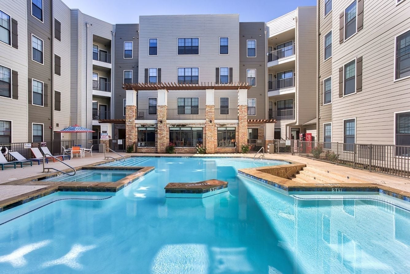 Pool - Maverick Place