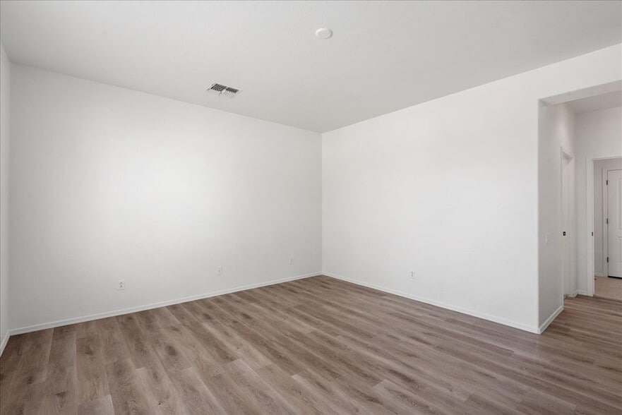 Building Photo - 22419 N San Ramon Ct