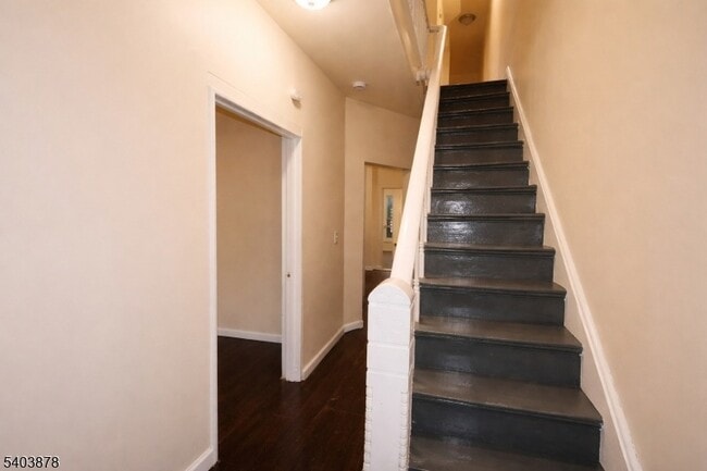 Building Photo - 184 S 6th St