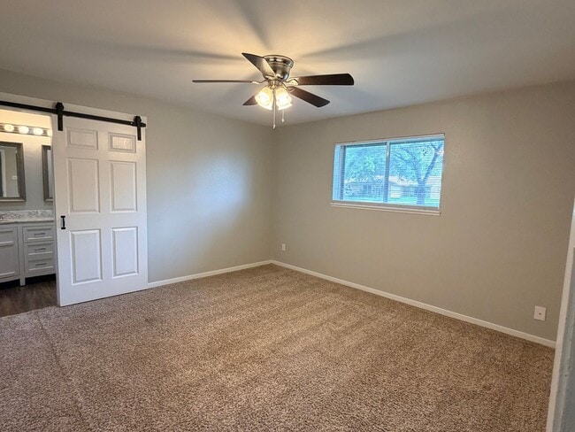 Building Photo - Updated 3/2 home with shop