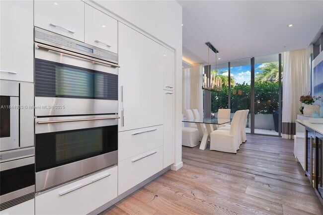 Building Photo - 9501 Collins Ave
