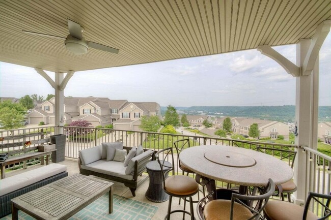 Building Photo - 459 Pinnacle Way