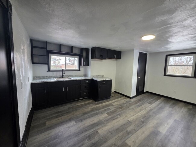 Building Photo - Updated 1 bedroom 1 bath for rent in Arlington!