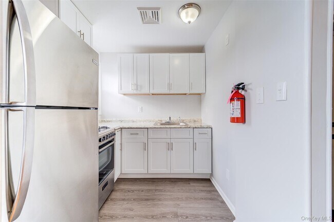 Building Photo - 2213 Mt Hope Rd