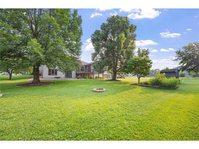 Building Photo - 1008 3rd St NE