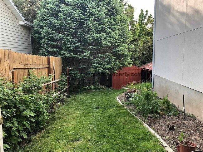 Building Photo - Wonderful 4 Bedroom Home with an Office in...