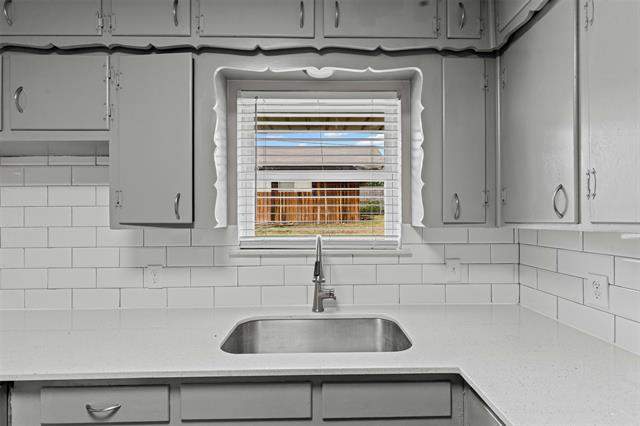 Building Photo - 6008 Bear Creek Dr E
