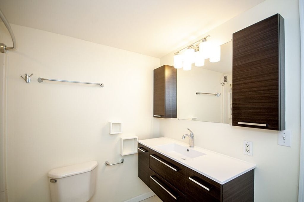 Building Photo - 10 Museum Way