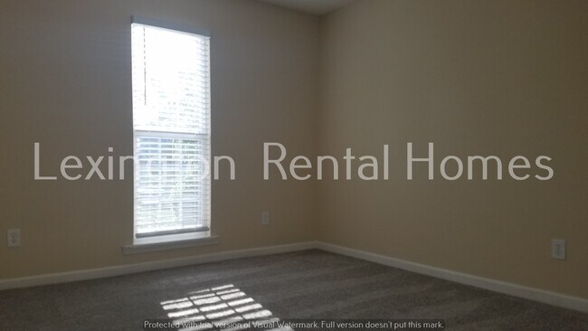 Building Photo - 142 Savannah Hills Dr