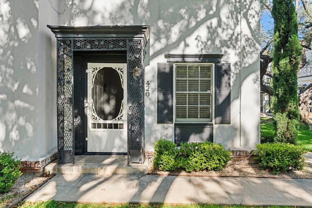 Building Photo - 426 N Maple Dr