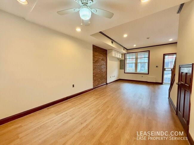 Building Photo - 2011 4th St NW