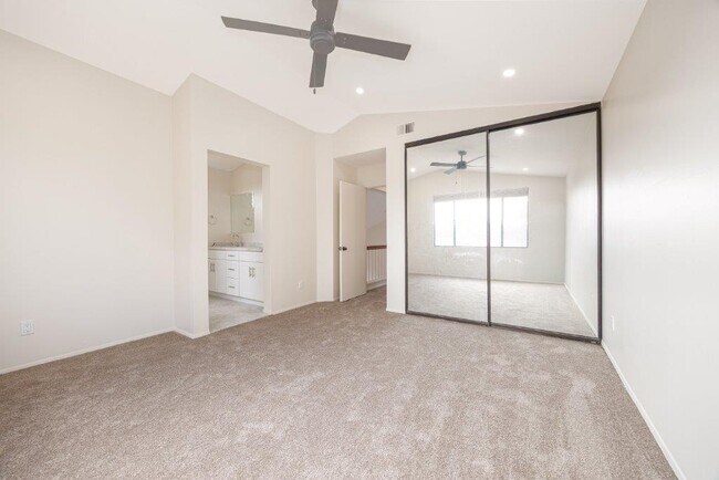 Building Photo - 2369 Ravenwood Dr