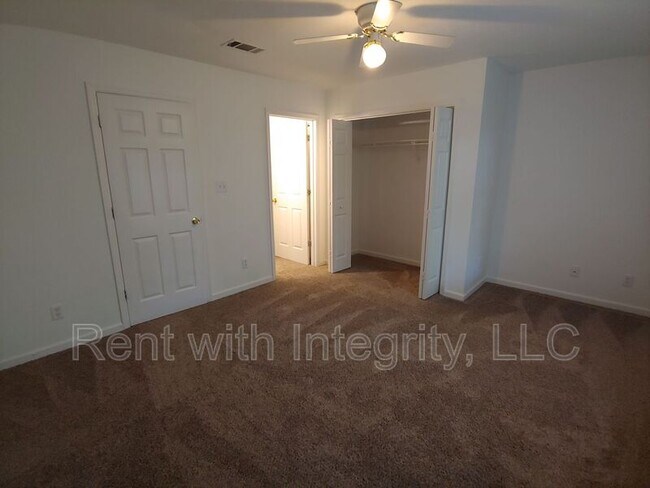 Building Photo - 227 Dixie Dr