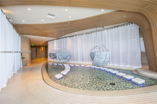 Building Photo - 1000 Brickell Plaza