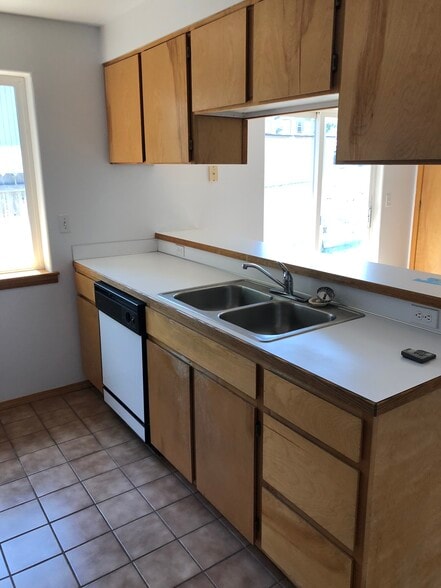 Primary Photo - 2348 SW 26th St