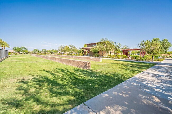 Building Photo - Gated Community Amazing ameneties