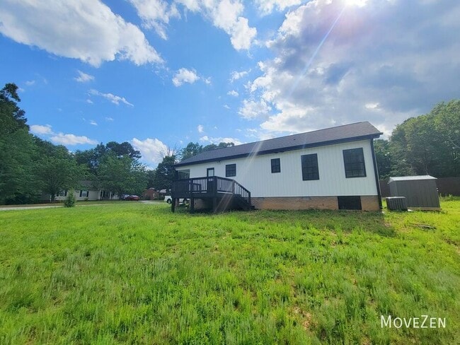 Building Photo - 215 Agner Ln