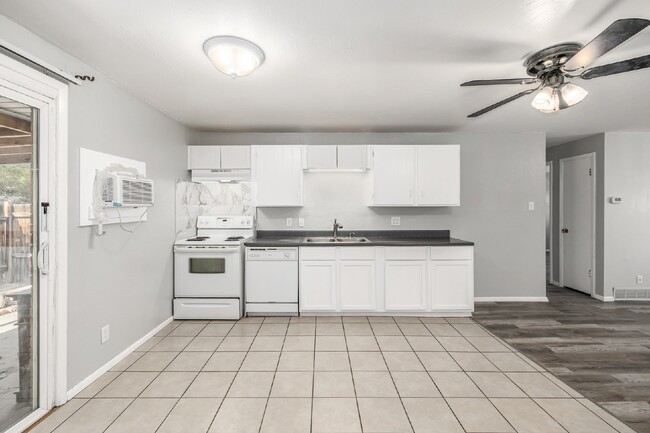 Building Photo - Lovely remodeled 2 Bed 1 Bath in Arvada