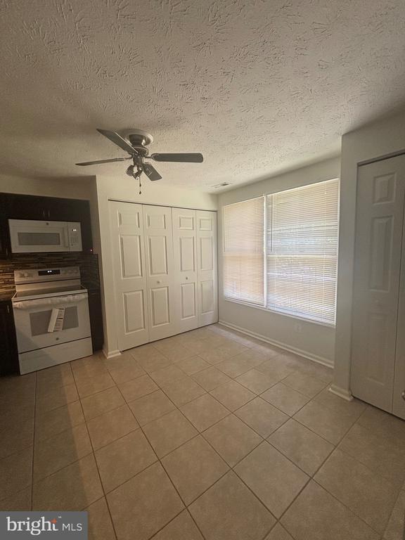 Building Photo - 2 Crosswood Ct