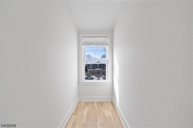 Building Photo - 96 Watchung Ave