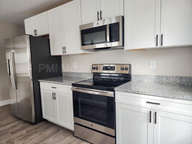 Building Photo - 625 Edgewood Ave