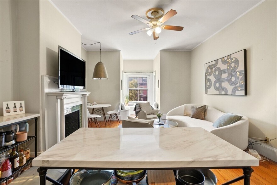 Building Photo - 298 Marlborough St