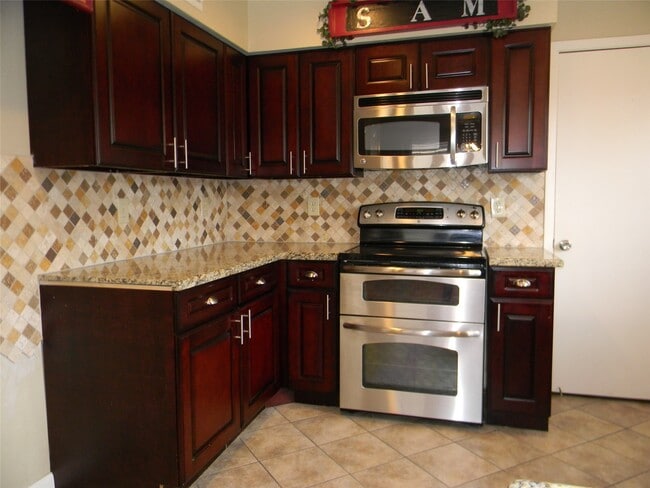 Building Photo - 2754 Quarry Hill Rd