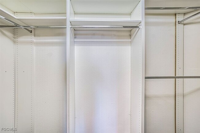 Building Photo - 3071 Meandering Way