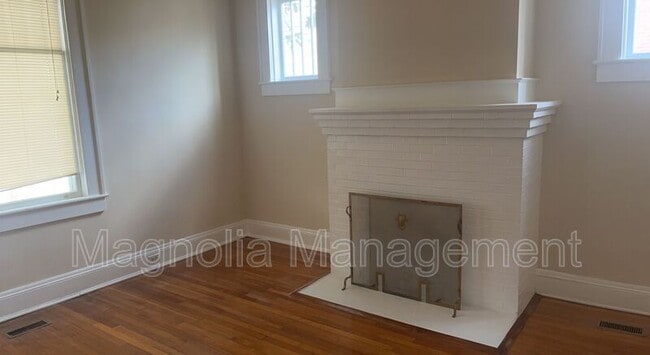 Building Photo - 819 Chestnut St