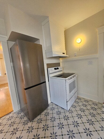 Building Photo - 3265 NE Alberta St