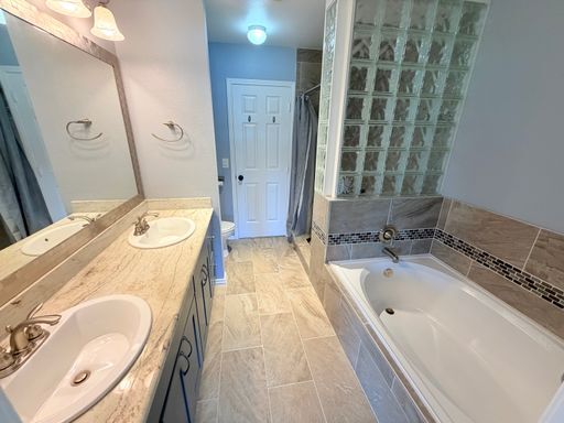 Building Photo - Spacious Magnolia Townhome with a View for $4495 - Available for Move in!