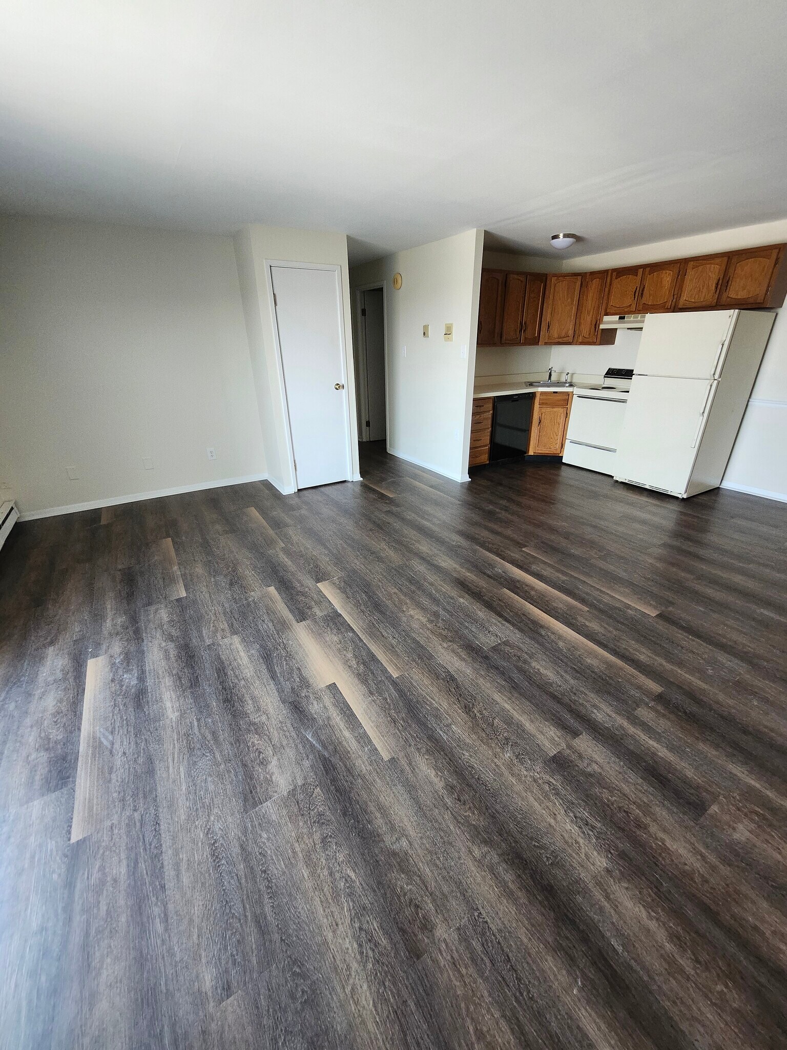 Building Photo - 5208 Belclare Rd