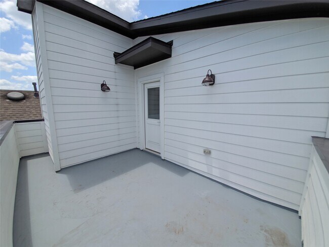 Building Photo - 4307 Schuler St