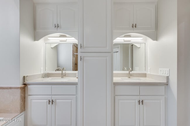 Building Photo - 3827 Mariner Dr