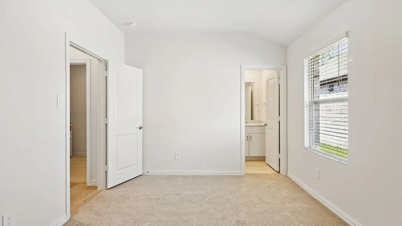 Building Photo - 509 Tidal Dr