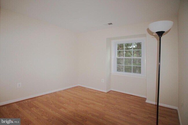 Building Photo - 316 Cherry Ct