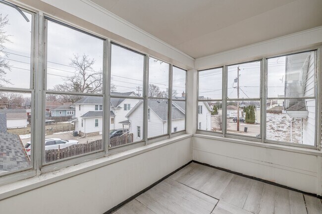 Building Photo - 1668 Oregon St