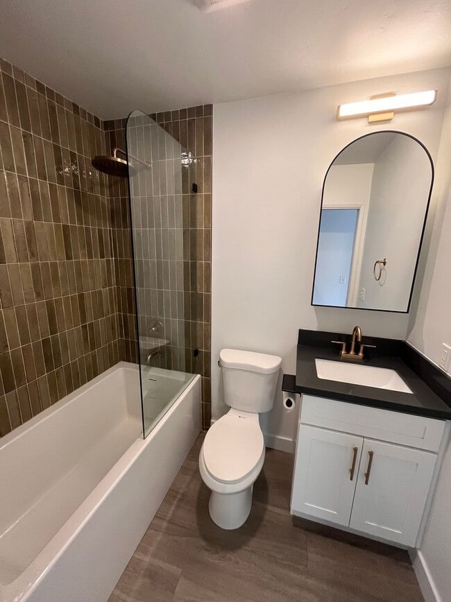 Building Photo - M369 - Albini