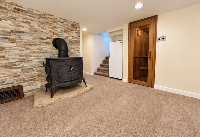 Building Photo - 3790 High Ct
