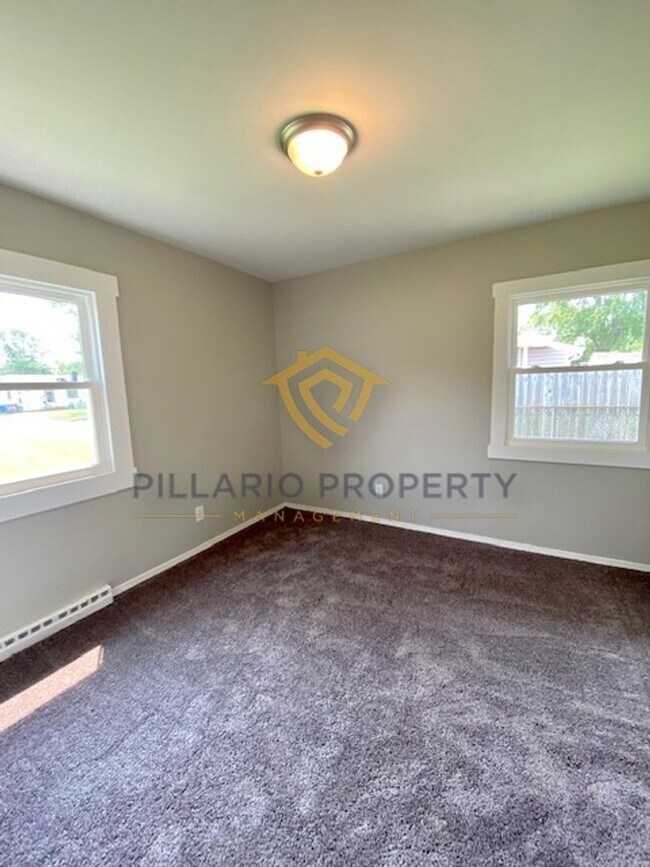 Building Photo - Updated Style Ranch House in Anderson with 3 Bedrooms and 1 Bathroom is Available NOW!